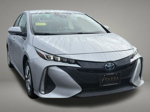 Used 2018 Toyota Prius Prime Plus image 8