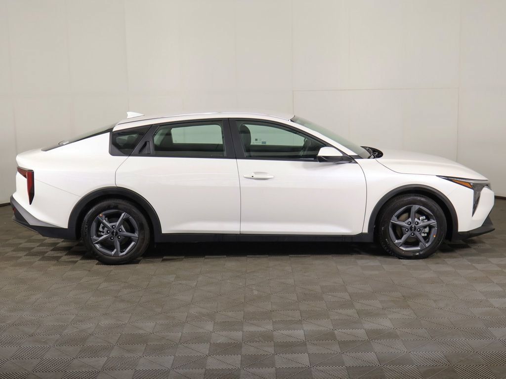Certified 2025 Kia K4 FWD image 17