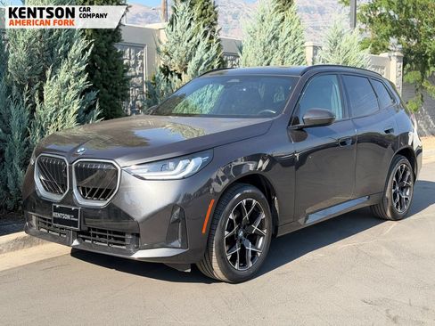 Used 2025 BMW X3 xDrive30i AWD/4WD image 3