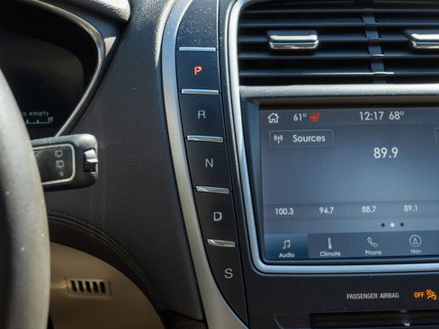 Used 2020 Lincoln Nautilus Reserve w/ Equipment Group 201A image 13