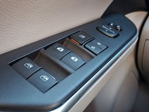 Used 2015 Toyota Camry LE image 24