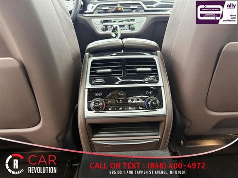 Used 2021 BMW 750i xDrive w/ Luxury Rear Seating Package image 29
