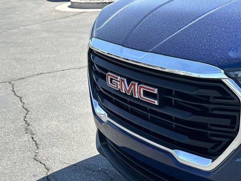 Used 2022 GMC Terrain SLE FWD image 31