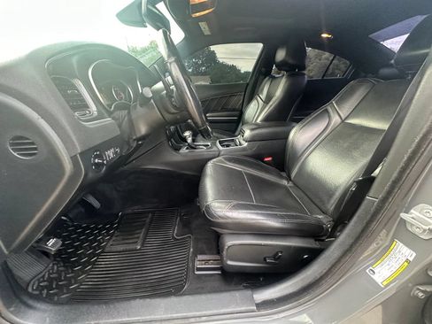 Used 2018 Dodge Charger R/T w/ Plus Group RWD image 11