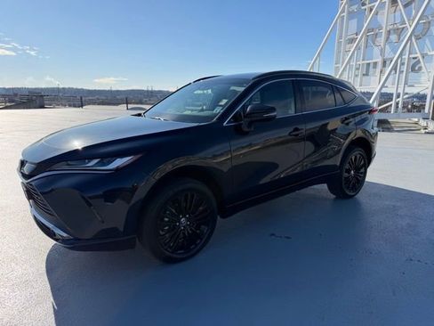 Certified 2023 Toyota Venza Nightshade image 11