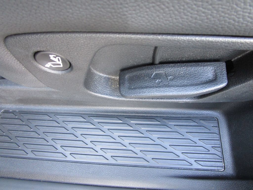 Used 2024 Hyundai Palisade Limited FWD image 21