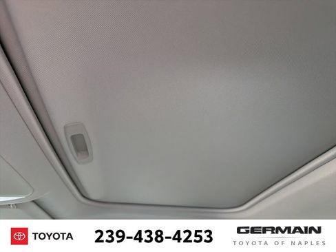 Used 2021 Toyota RAV4 XLE Premium image 11