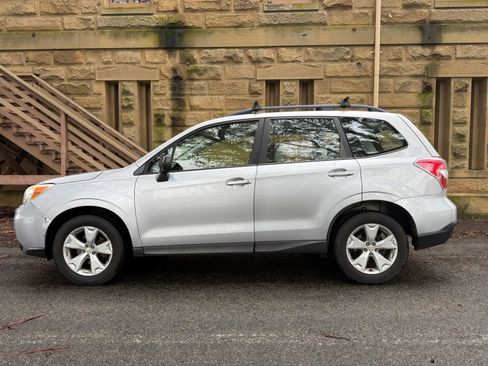 Used 2015 Subaru Forester 2.5i w/ Alloy Wheel Package image 35