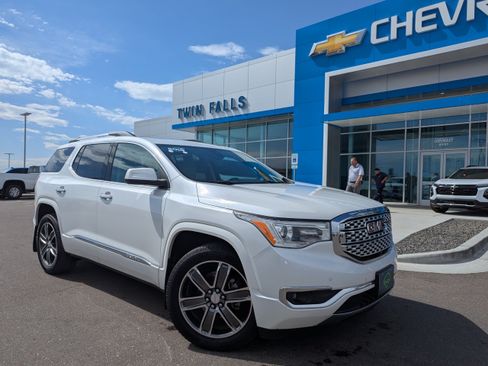 Used 2019 GMC Acadia Denali w/ Technology Package AWD/4WD image 1