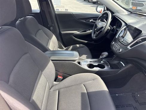 Used 2025 Chevrolet Malibu LT FWD image 24