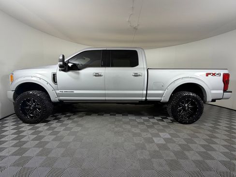 Used 2018 Ford F250 Platinum w/ Platinum Ultimate Package AWD/4WD image 2