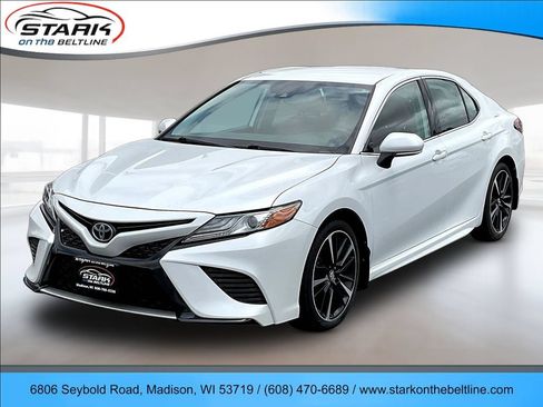 Used 2019 Toyota Camry XSE FWD image 3