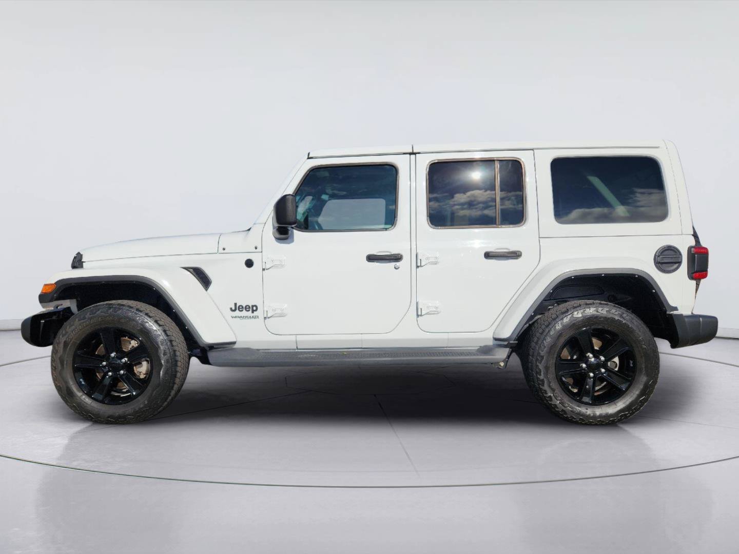 Used 2022 Jeep Wrangler Unlimited Sahara AWD/4WD image 5