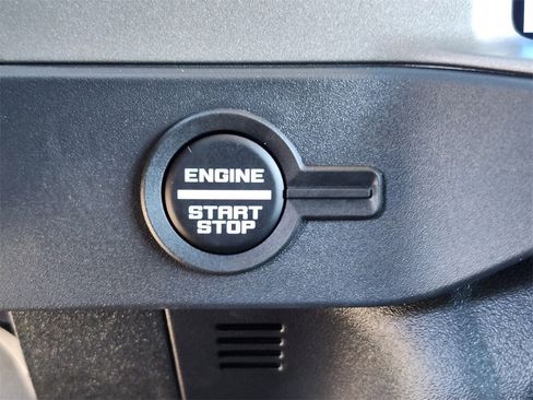 New 2025 Ford Bronco Outer Banks w/ Sasquatch Package image 24