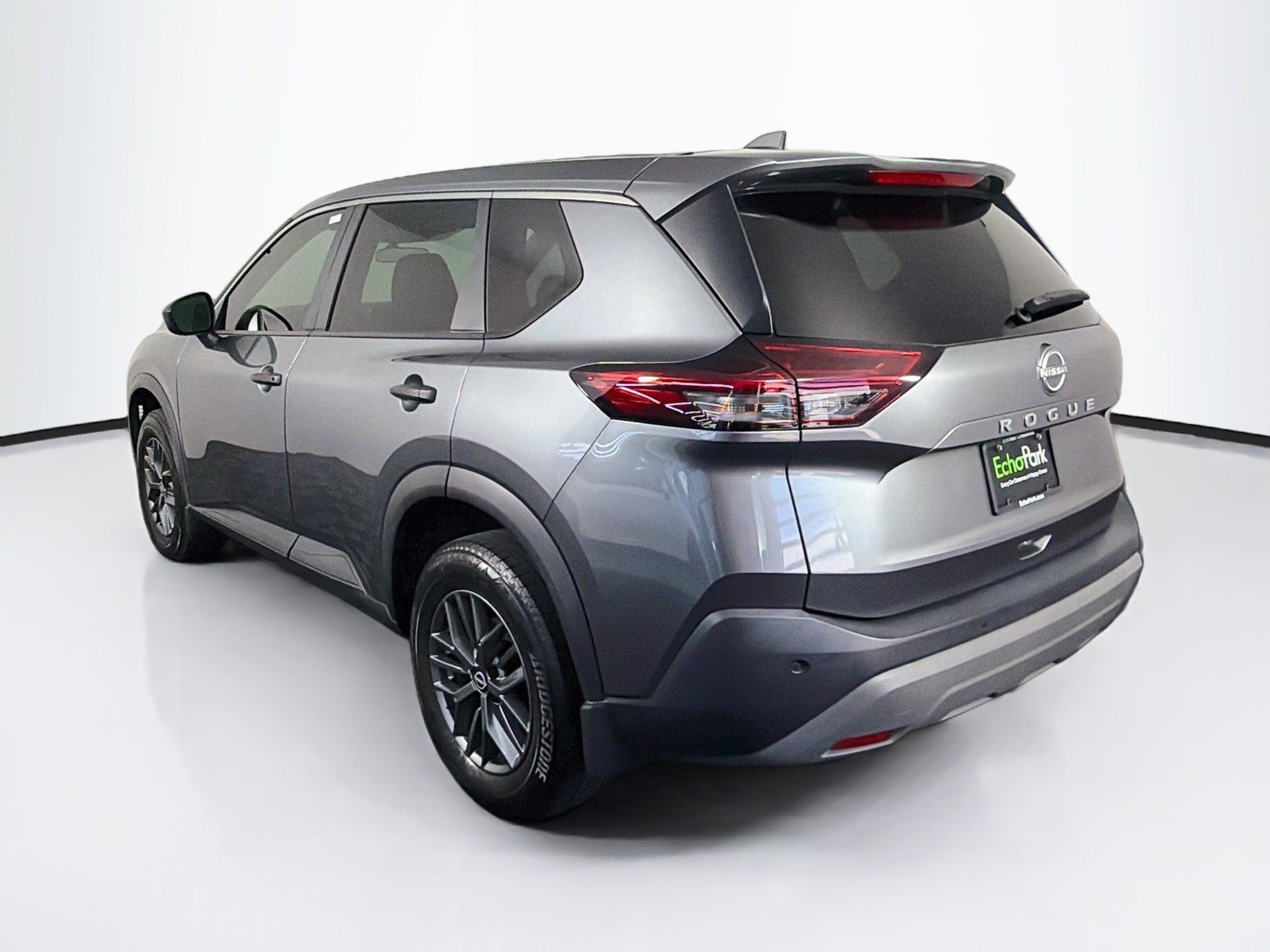 Used 2023 Nissan Rogue S FWD image 5