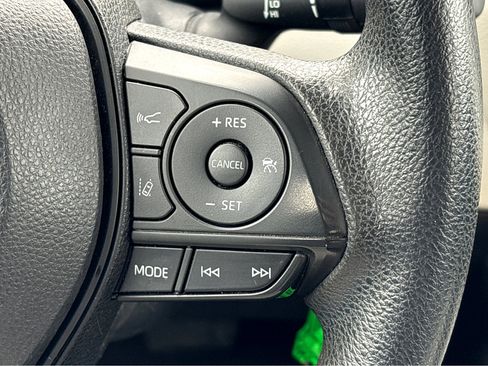 Used 2021 Toyota Corolla LE image 14