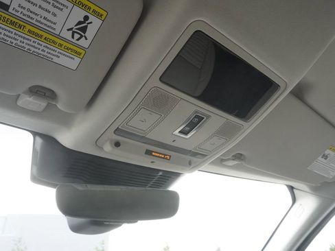 Used 2025 Land Rover Discovery Sport S image 16