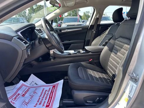 Used 2016 Ford Fusion SE FWD image 11