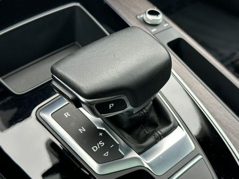 Used 2023 Audi Q5 e Premium w/ Convenience Package AWD/4WD image 21