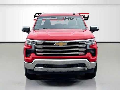 Used 2023 Chevrolet Silverado 1500 LT AWD/4WD image 2