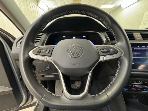 Used 2022 Volkswagen Tiguan SE image 33