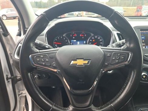 Used 2020 Chevrolet Equinox LT image 19