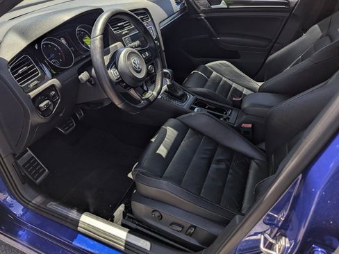 Used 2016 Volkswagen Golf R 4-Door AWD/4WD image 9