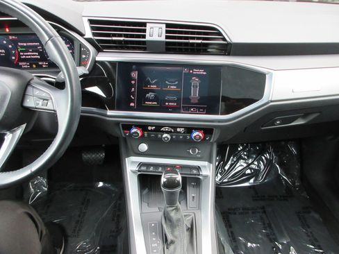 Used 2020 Audi Q3 2.0T Premium Plus image 39