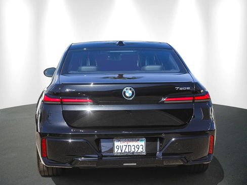 Used 2026 BMW 750e xDrive w/ Premium Package AWD/4WD image 5