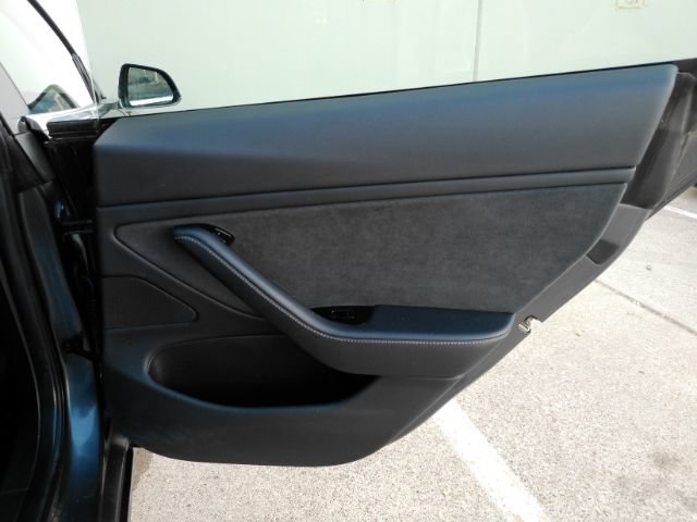 Used 2018 Tesla Model 3 Long Range RWD image 24