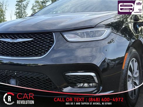 Used 2024 Chrysler Pacifica Limited FWD image 53