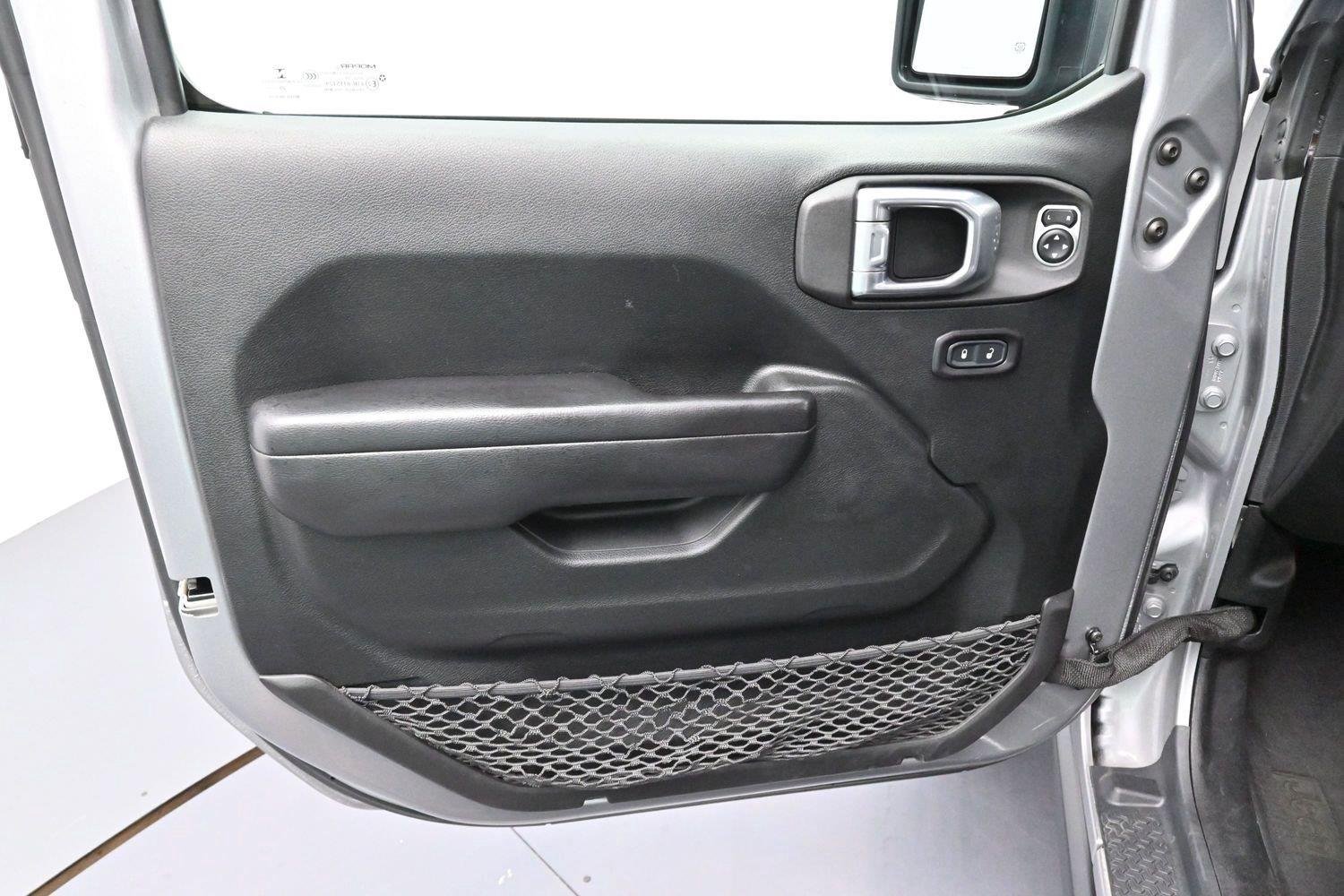 Used 2021 Jeep Wrangler Unlimited Rubicon AWD/4WD image 9