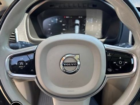 Used 2016 Volvo XC90 T6 Momentum w/ Momentum Plus Package AWD/4WD image 11