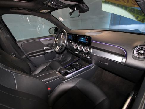Used 2022 Mercedes-Benz GLB 250 4MATIC image 23