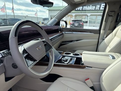 Used 2025 Cadillac Escalade Sport Platinum AWD/4WD image 21