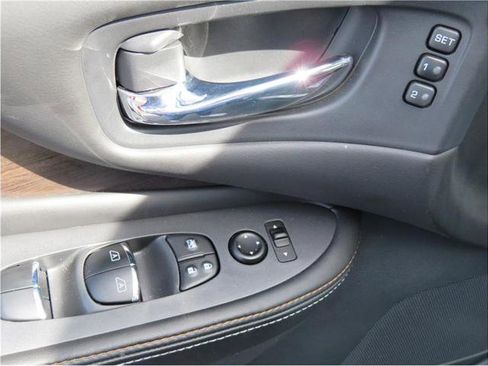 Used 2021 Nissan Murano Platinum w/ Cargo Package image 30