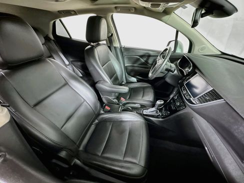 Used 2019 Buick Encore Essence w/ Experience Buick Package AWD/4WD image 27