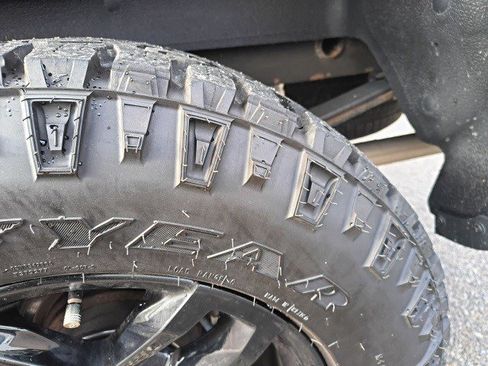 Used 2021 Chevrolet Silverado 1500 LT Trail Boss w/ Convenience Package II image 9