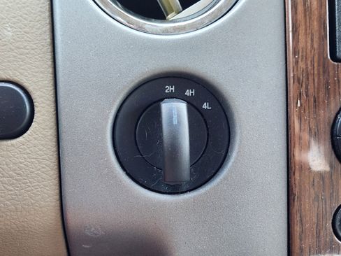 Used 2004 Ford F150 Lariat image 23