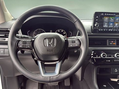 Used 2025 Honda Pilot EX-L image 24