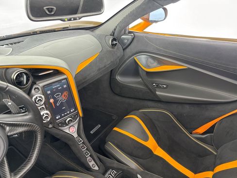 Used 2022 McLaren 720S Spider RWD image 23