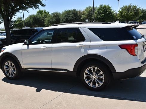 Used 2023 Ford Explorer XLT w/ Equipment Group 202A AWD/4WD image 11