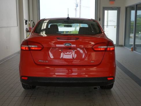 Used 2017 Ford Focus SE w/ Cold Weather Package FWD image 12