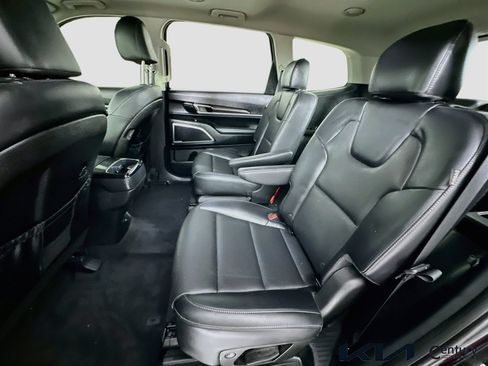 Certified 2024 Kia Telluride S w/ S Sunroof Package FWD image 25
