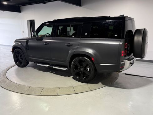 Used 2023 Land Rover Defender 130 SE AWD/4WD image 10