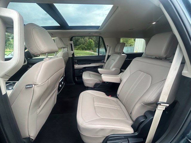 Used 2023 Ford Expedition Limited AWD/4WD image 11