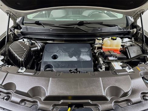 Used 2020 Chevrolet Traverse LT image 28