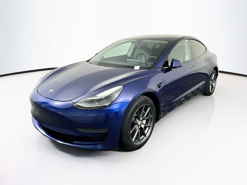 Used 2021 Tesla Model 3 Standard Range Plus RWD image 3