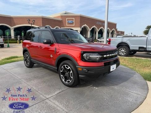 Used 2022 Ford Bronco Sport Outer Banks w/ Tech Package AWD/4WD image 1