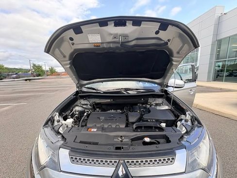 Used 2019 Mitsubishi Outlander SEL AWD/4WD image 32